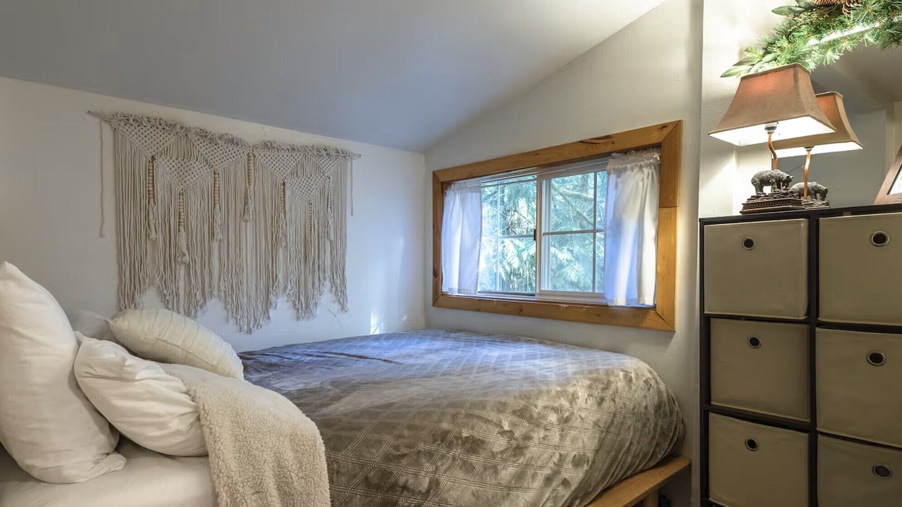 Photo of Bedroom in Rhododendron