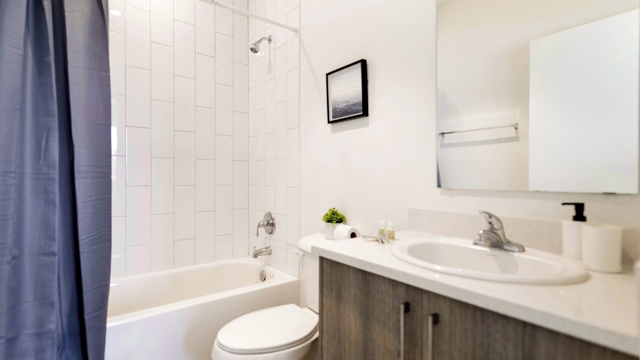 Photo of Bathroom in Golden Glades