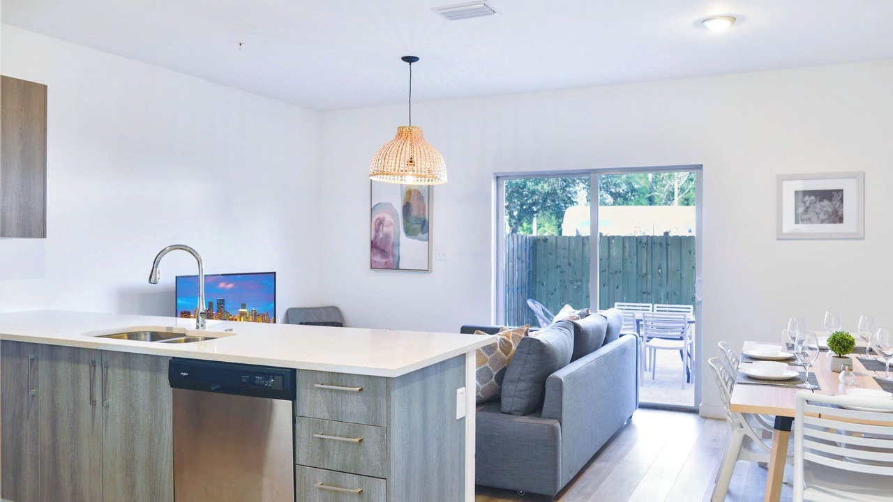 Photo of Livingroom in Golden Glades