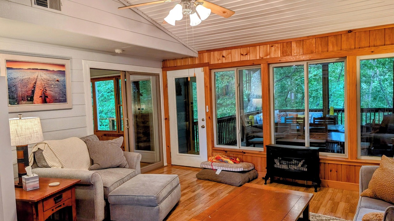 Photo of Livingroom in Clayton