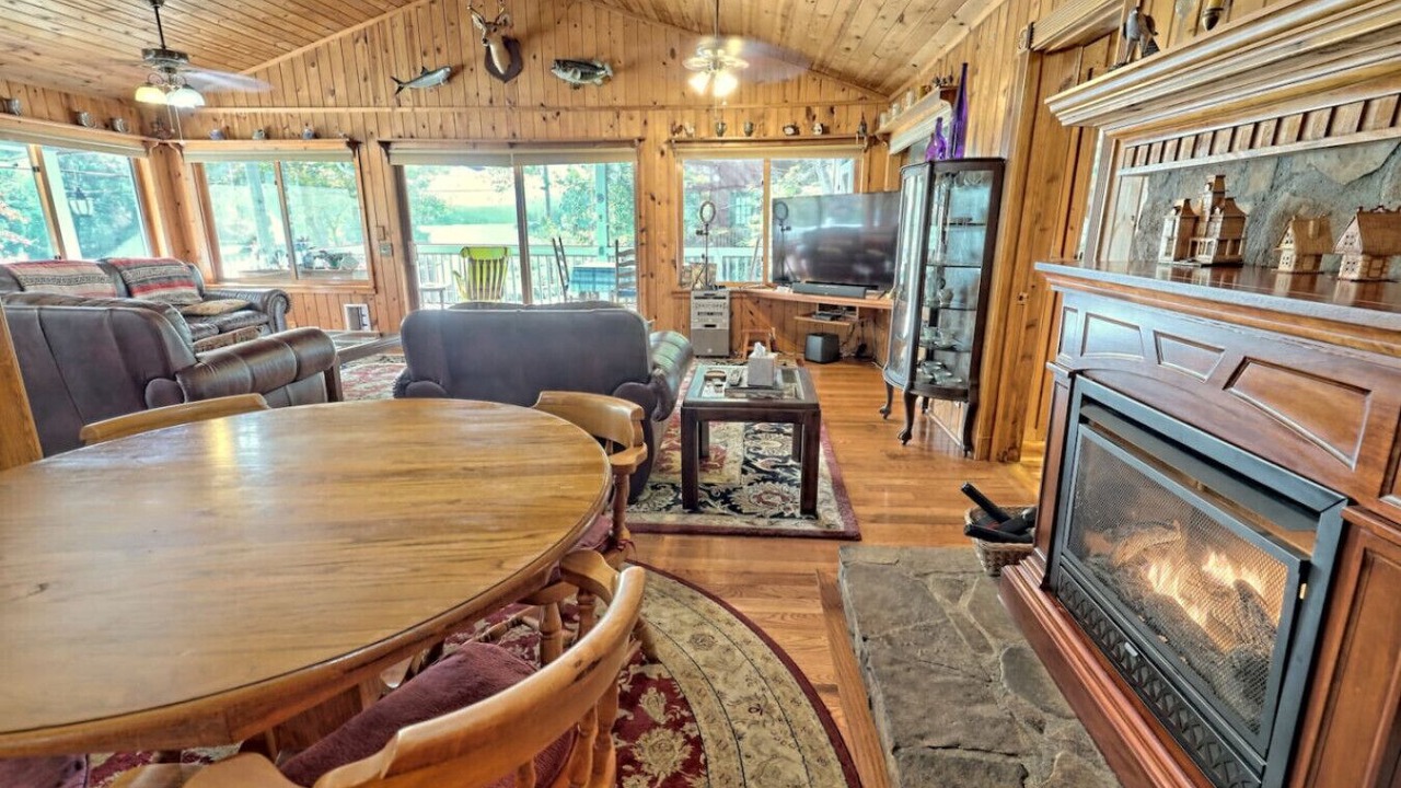 Photo of Livingroom in Clayton