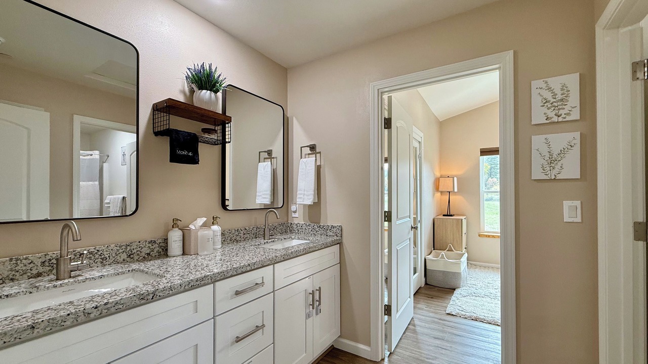 Photo of Bathroom in Mariposa