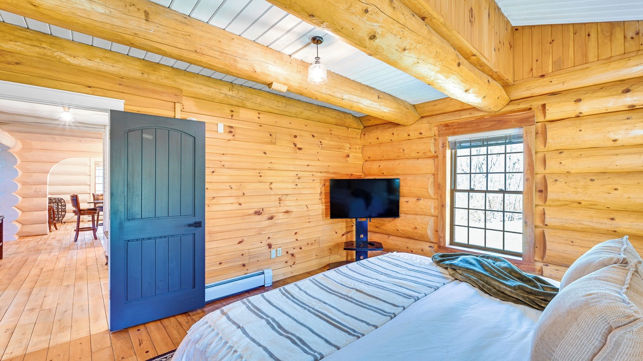 Photo of Bedroom in Jonesville
