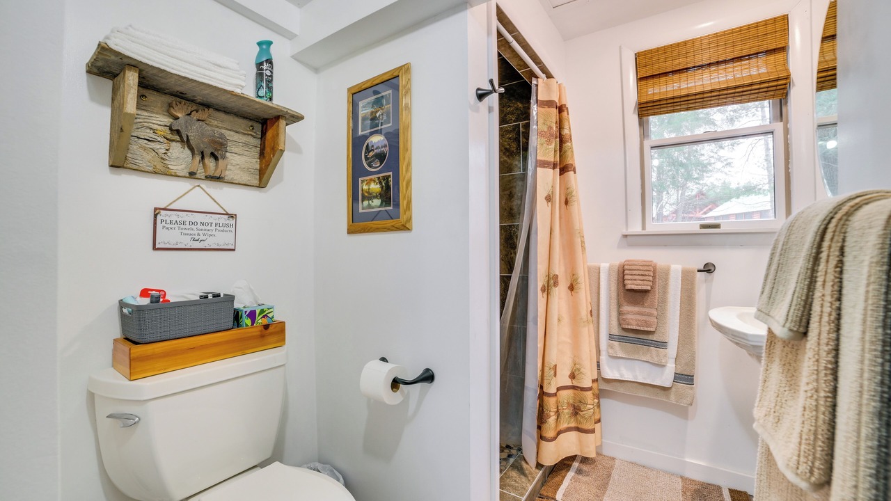 Photo of Bathroom in Levering