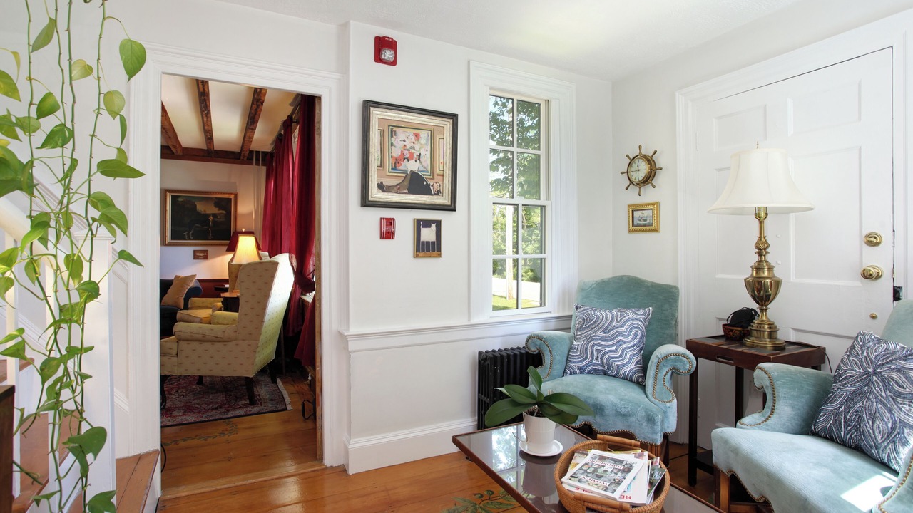 Photo of Livingroom in West Barnstable