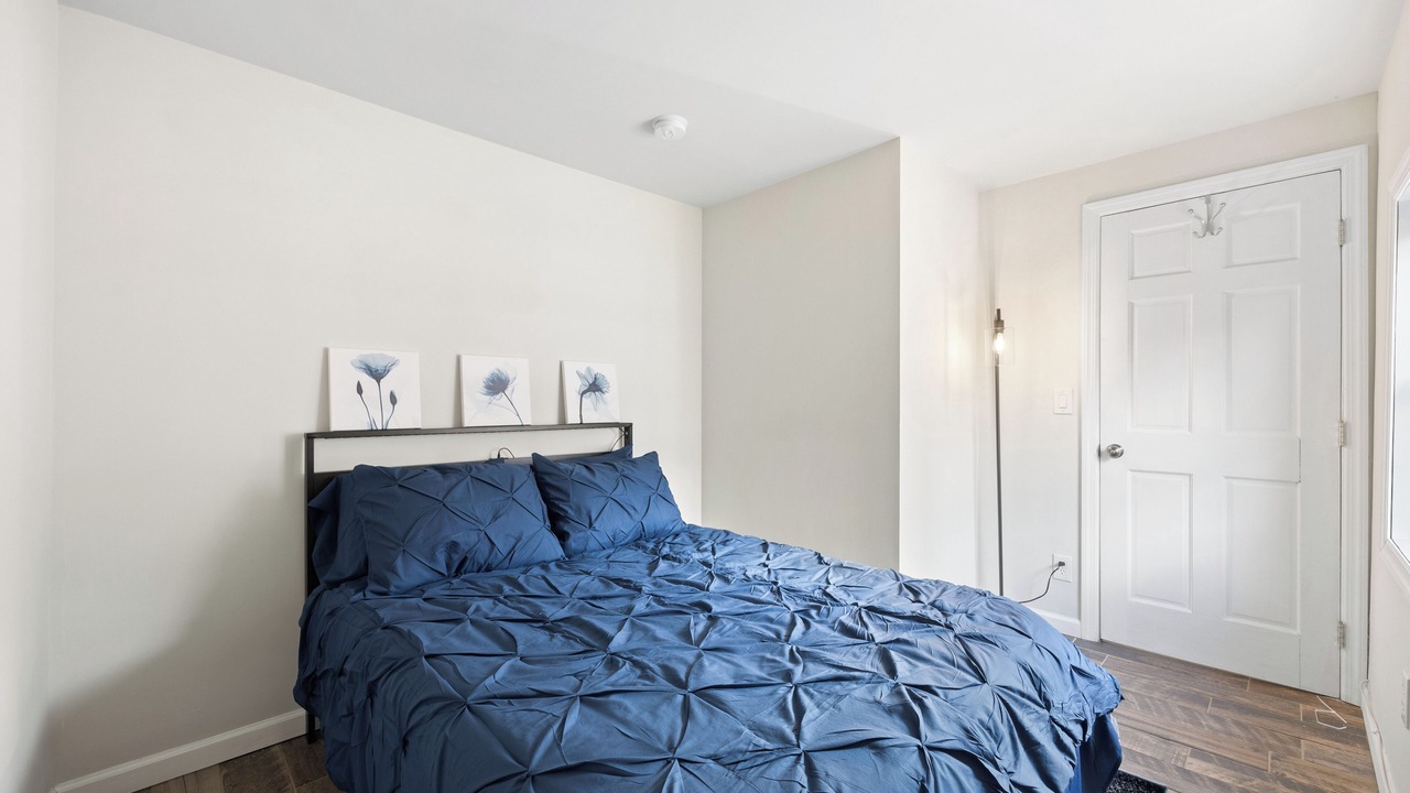Photo of Bedroom in Peach Lake
