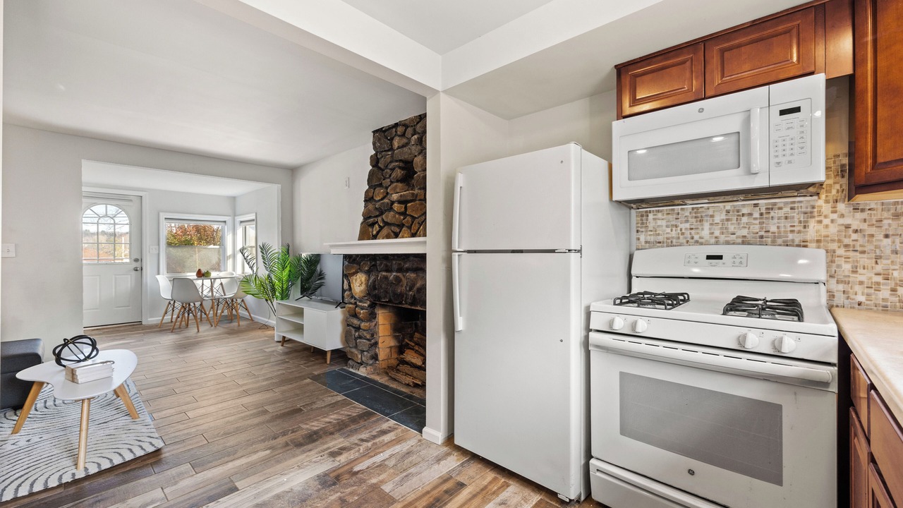 Photo of Kitchen in Peach Lake