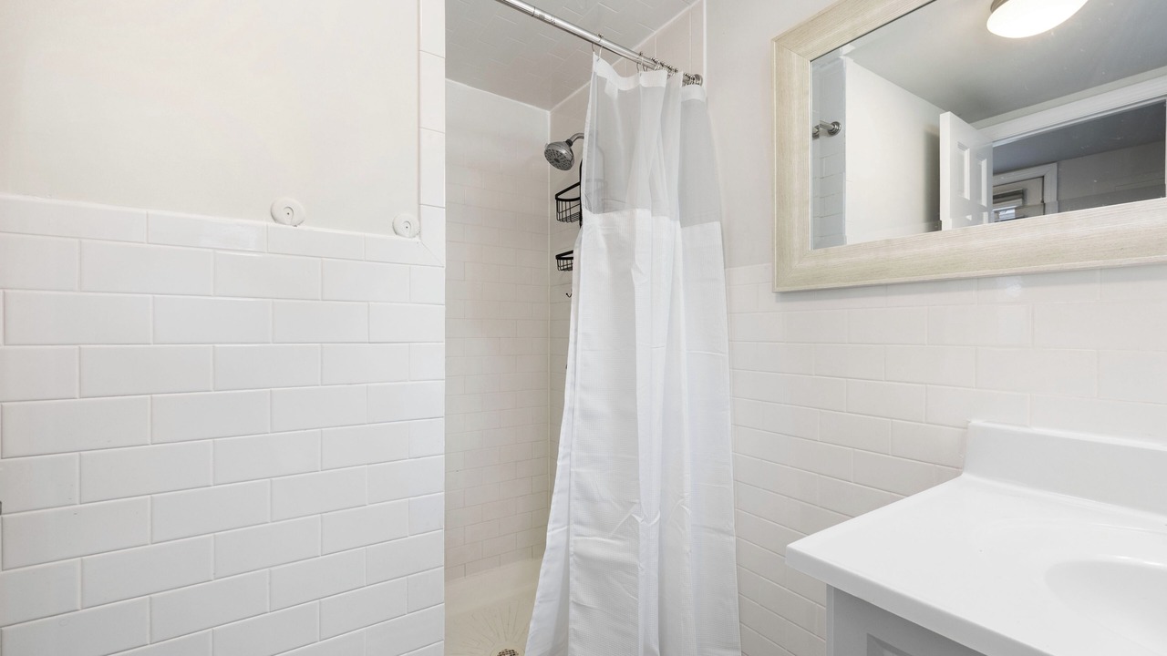 Photo of Bathroom in Peach Lake
