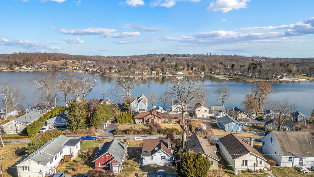 Photo of Outdoor in Peach Lake