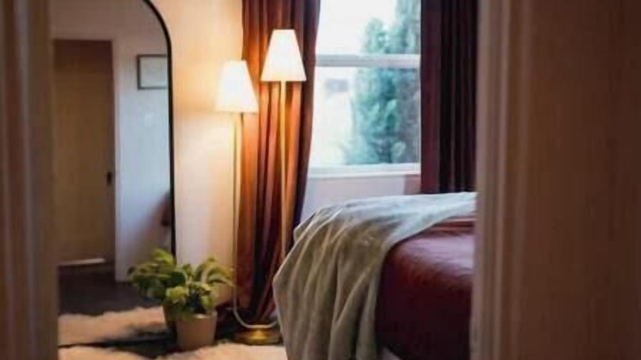 Photo of Bedroom in Siskiyou-Hargadine Historic District