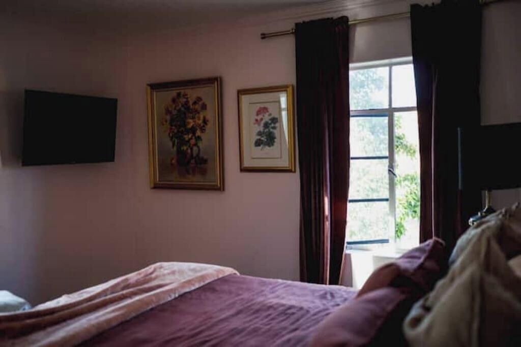 Photo of Bedroom in Siskiyou-Hargadine Historic District