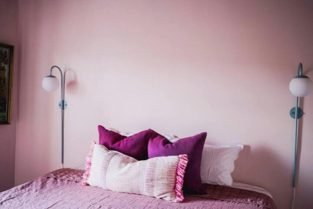 Photo of Bedroom in Siskiyou-Hargadine Historic District
