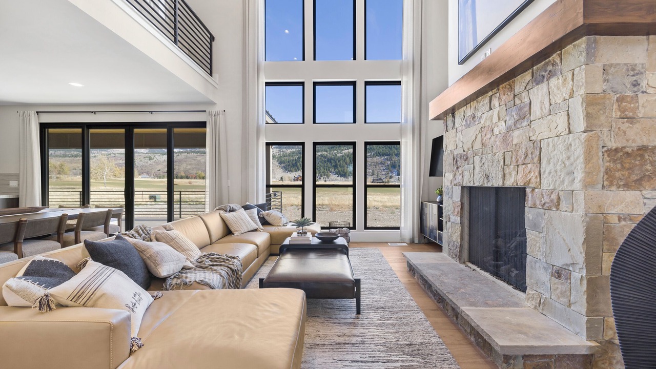 Photo of Livingroom in Victor