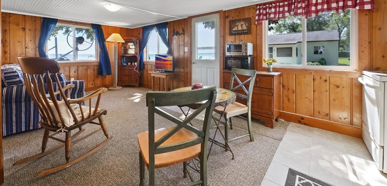 Photo of Livingroom in Houghton Lake