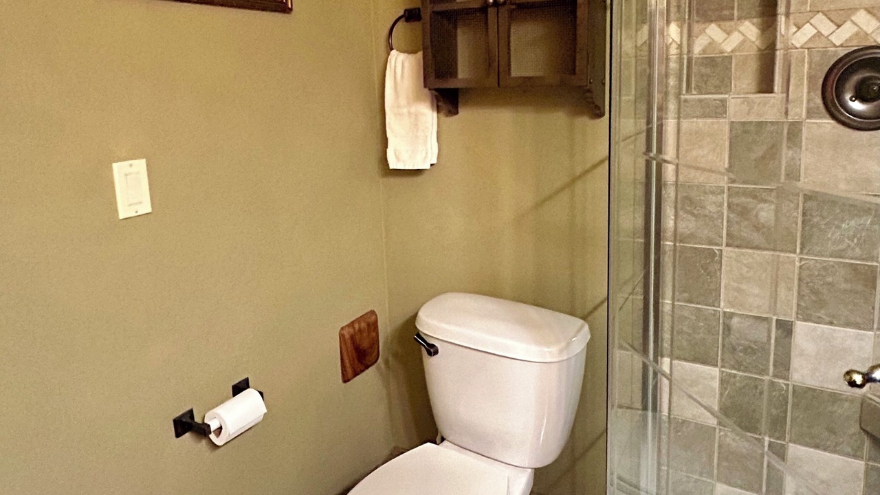 Photo of Bathroom in Island Park