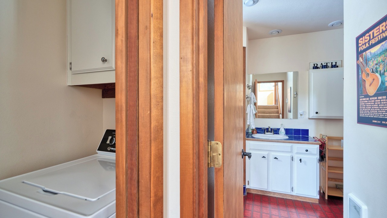 Photo of Bathroom in Sisters