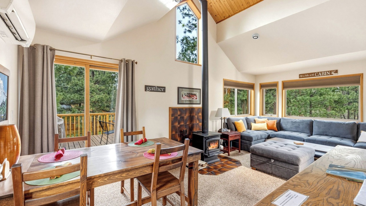 Photo of Livingroom in Sisters