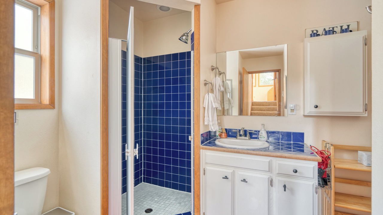 Photo of Bathroom in Sisters