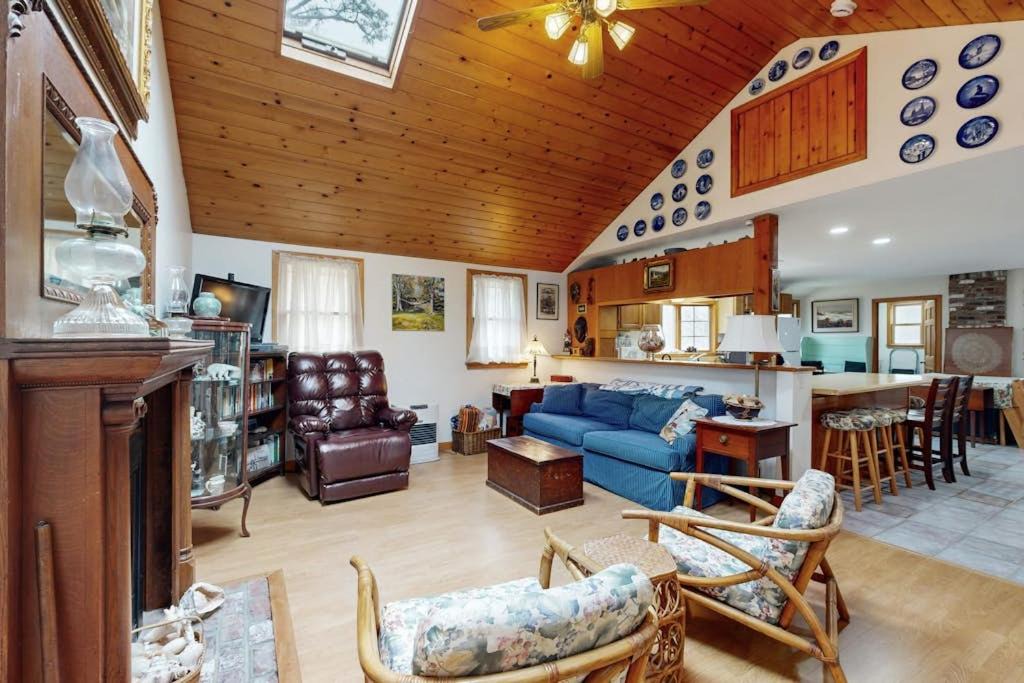 Photo of Others in West Tisbury