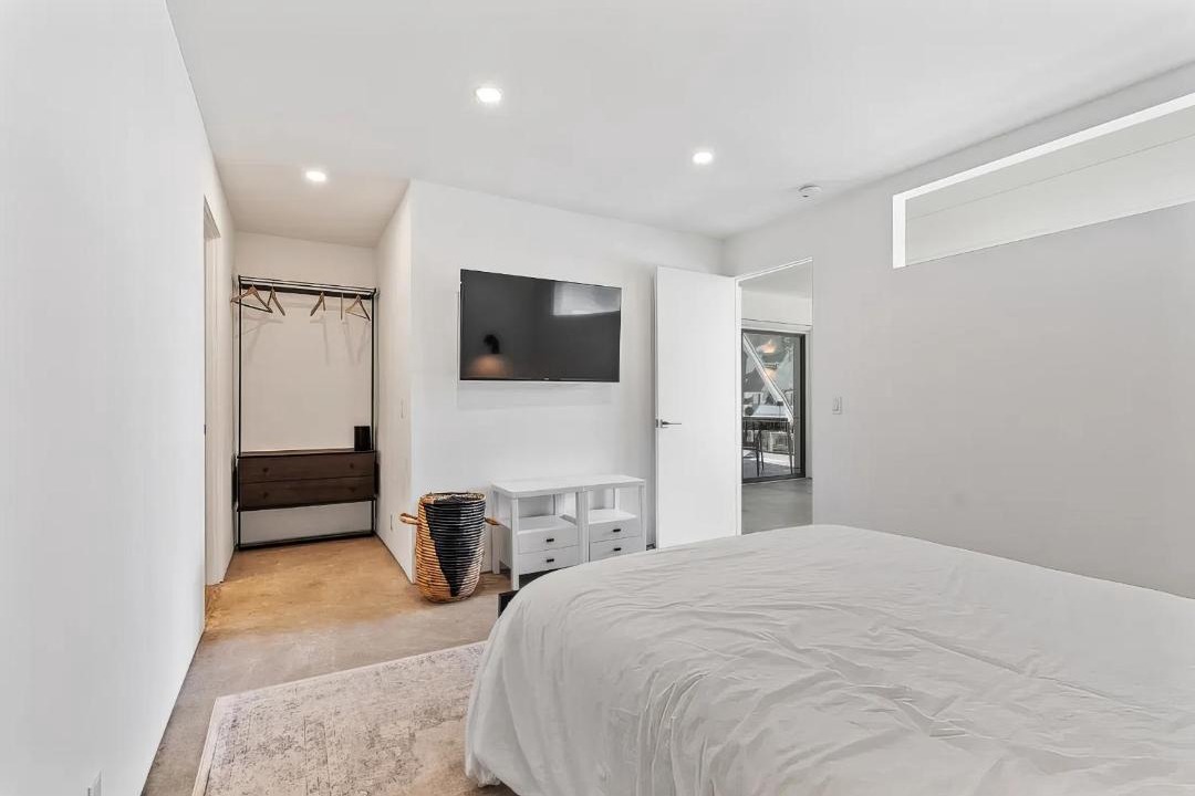 Photo of Bedroom in Lakeville