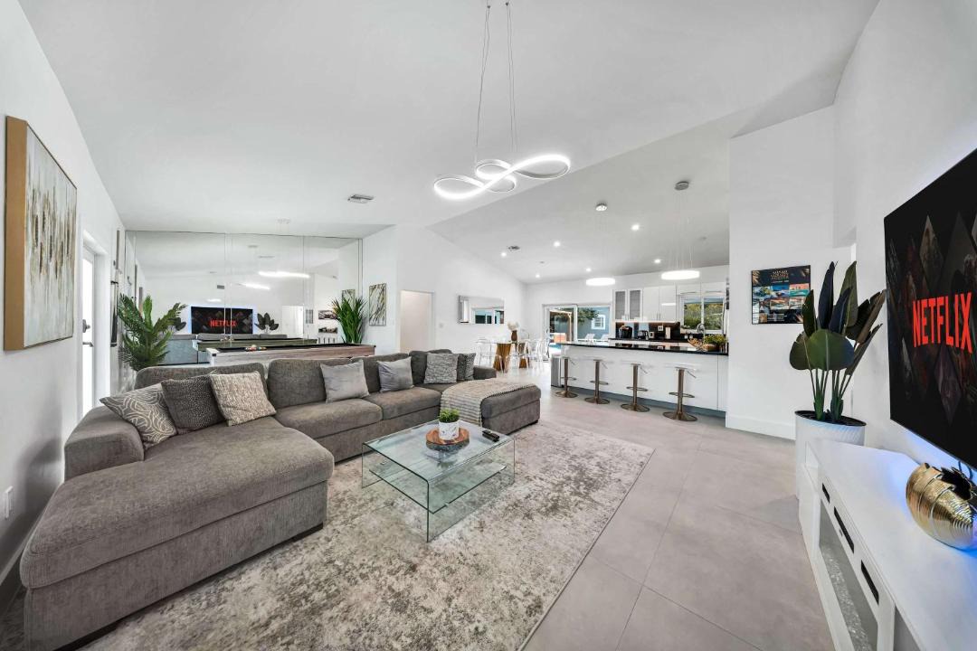 Photo of Livingroom in Golden Glades