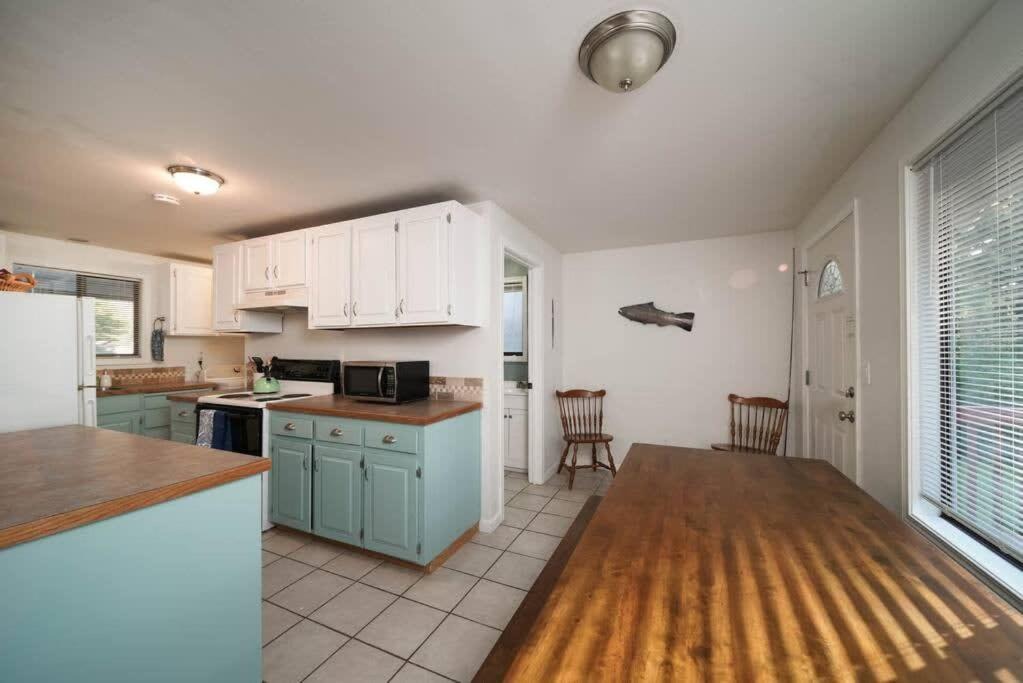 Photo of Kitchen in Rockaway Beach