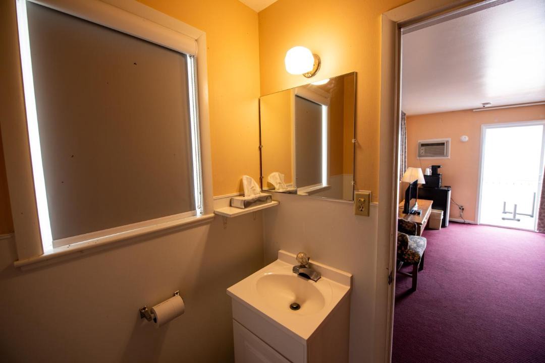 Photo of Bathroom in Mackinaw City