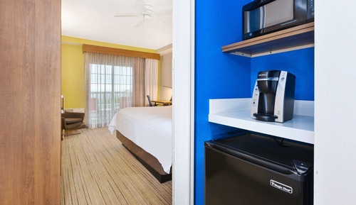 Standard Room, 1 King Bed, Accessible (Accessible Tub)