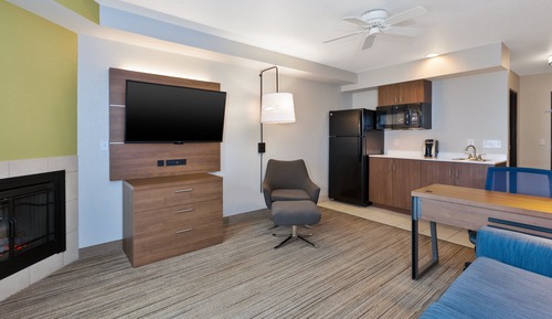 Suite, 1 King Bed, Valley View
