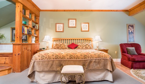 Hummingbird Suite