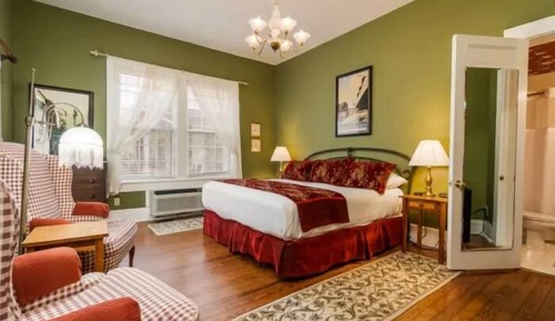 Woodward House Room with Patio