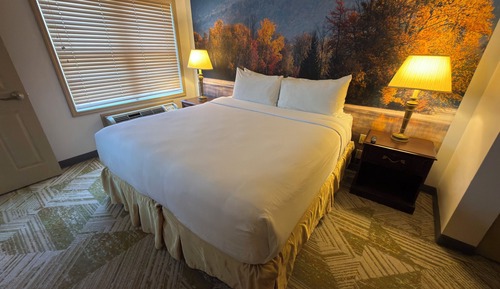 Suite, 1 King Bed, Hearing Accessible, Non Smoking