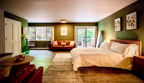 Classic Room, 1 Queen Bed, Balcony