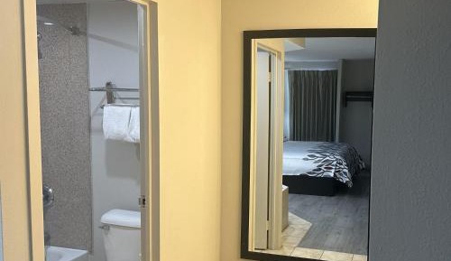 Superior King Room with Jetted Tub Non-Smoking