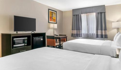Queen Room with Two Queen Beds - Non Smoking