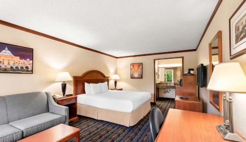 King Room with Sofa Bed - Drive-Up/Non-Smoking