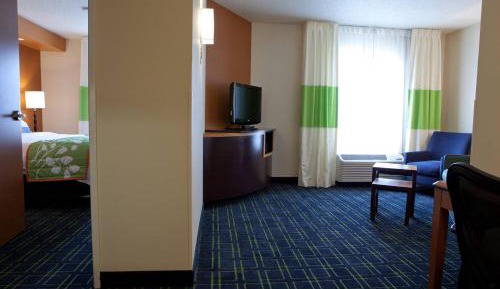 One-Bedroom King Suite with Sofa Bed - Hearing Accessible
