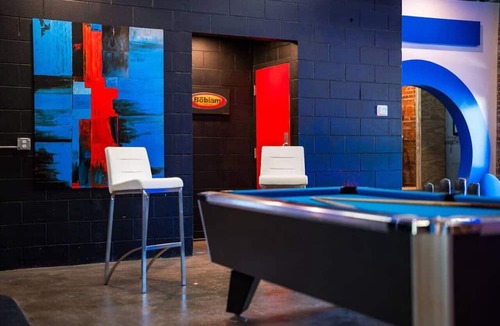 Sparta House | Art Inspired Micro-Hotel - 2 Studio Suites | Grill | Pool Table