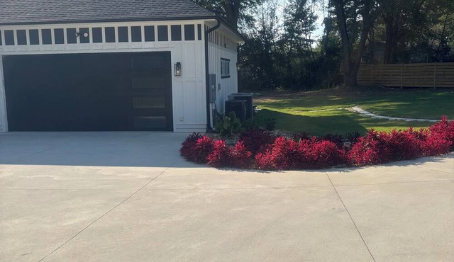 Beautiful 2-bedroom apartment with AC in tranquil McDonough.